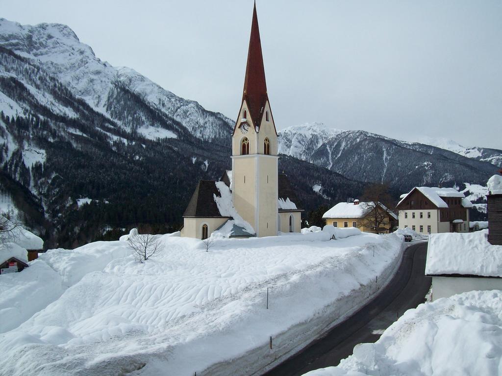 Gasthof Zum Loewen Sankt Jakob im Lesachtal Exterior photo